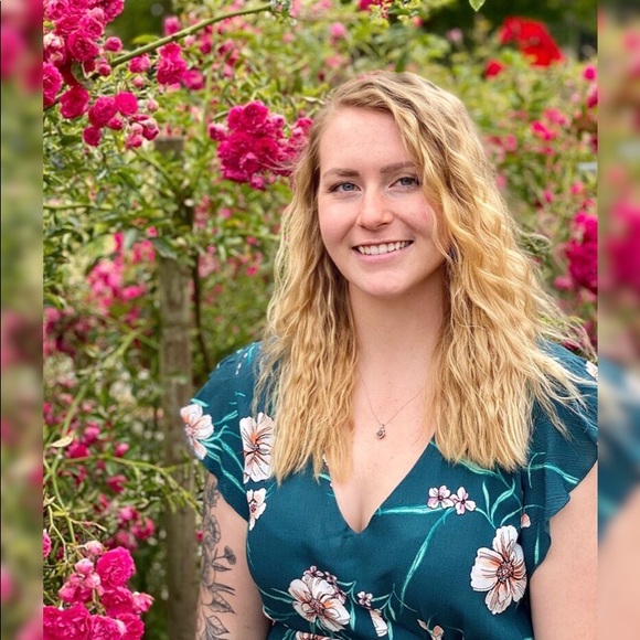 Meet your Posher, Sabrina - Picture 2 of 8